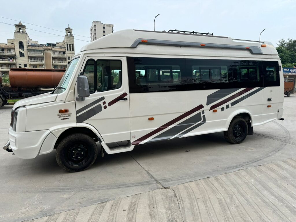 Varanasi Sightseeing – Tempo Traveller